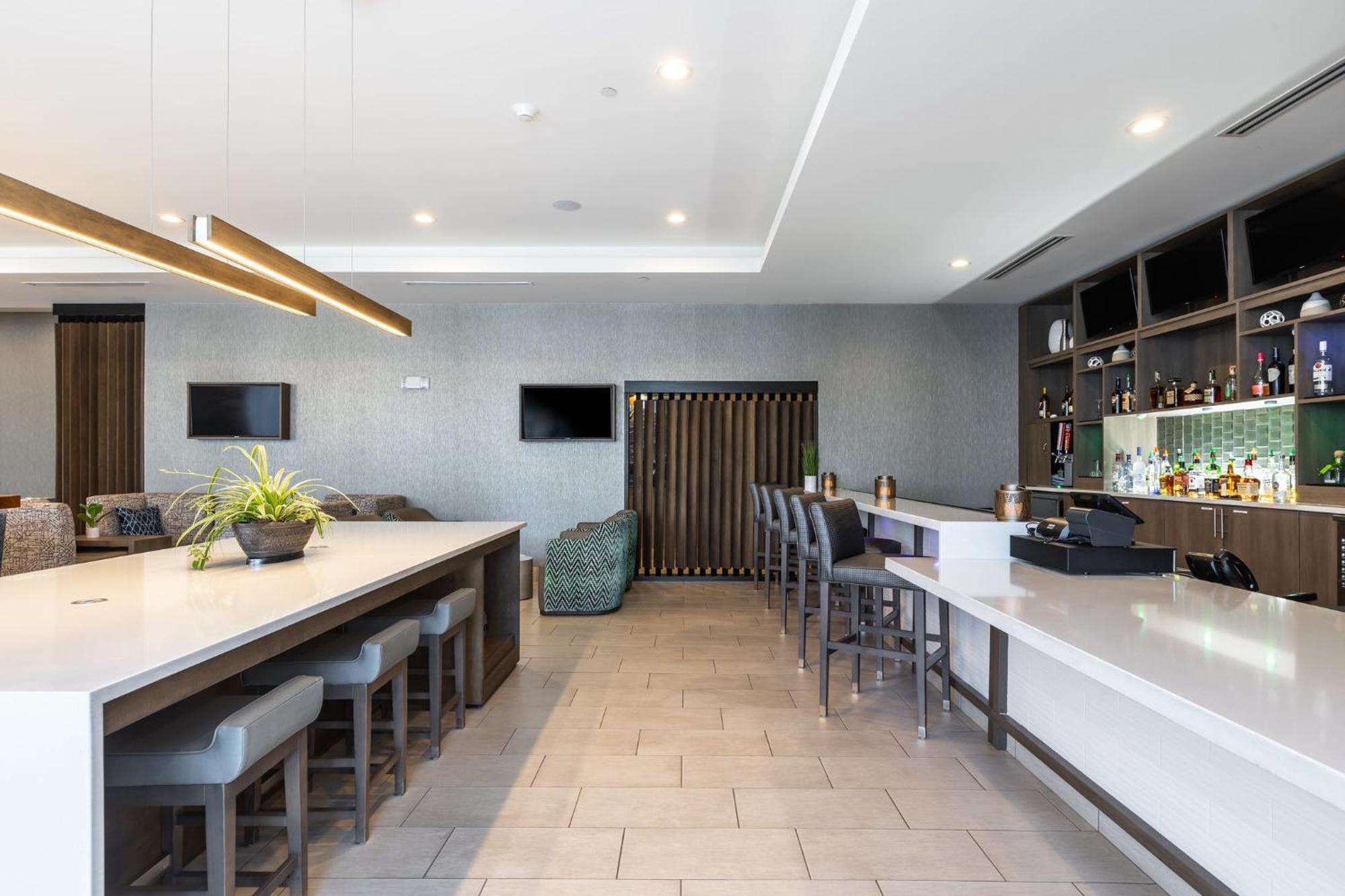 Holiday Inn Greenville - Woodruff Road By Ihg Ngoại thất bức ảnh