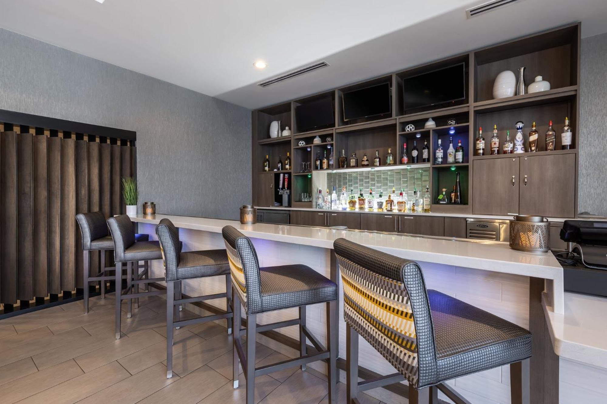 Holiday Inn Greenville - Woodruff Road By Ihg Ngoại thất bức ảnh